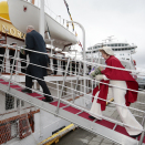 Boarding the Royal Yacht. It is time to leave for Bodø. Photo: Lise Åserud, NT scanpix